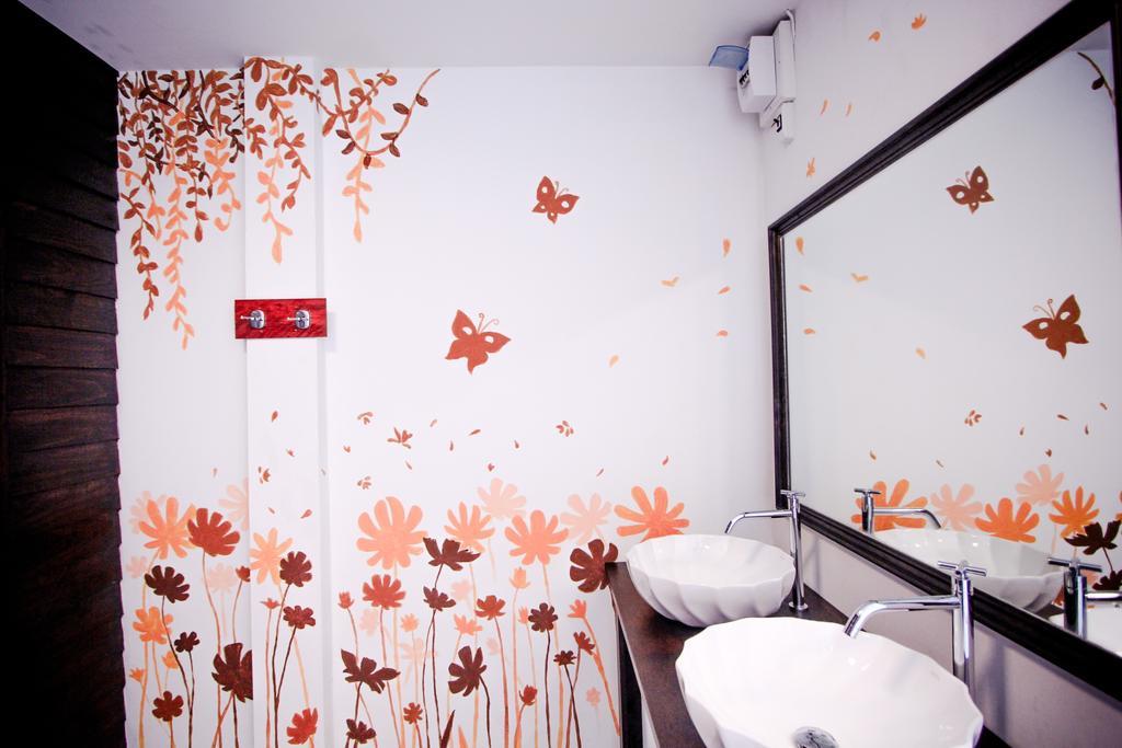 Hug Backpackers Hostel Csiangmaj Kültér fotó